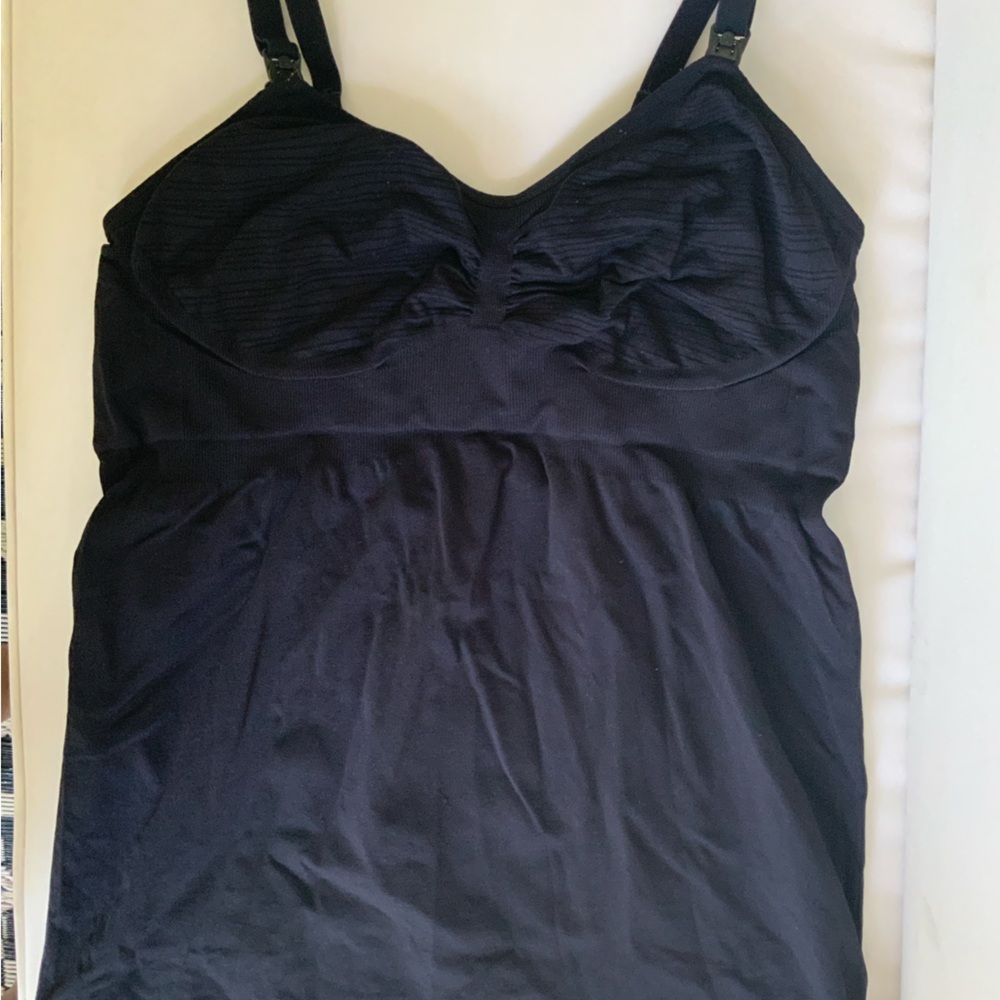 Sublime Hands-Free Pumping & Nursing Tank